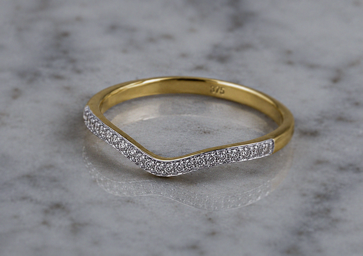 9ct Yellow Gold Diamond Set V-Shaped Ring