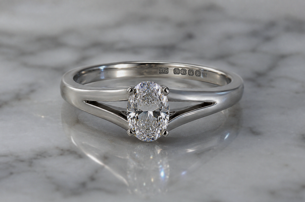 9ct White Gold Oval-Cut Split-Shoulder 0.31ct Diamond Engagement Ring