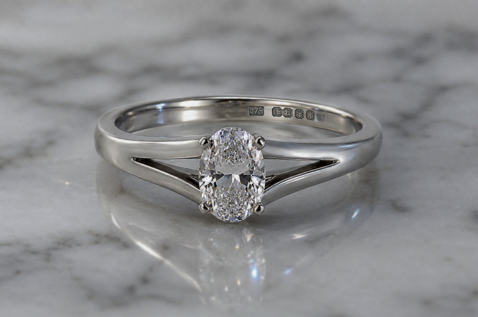 9ct White Gold Oval-Cut Split-Shoulder 0.31ct Diamond Engagement Ring