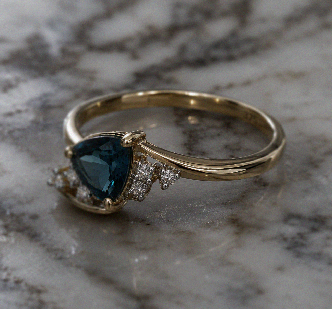 9ct Gold Trillion-Cut London Blue Topaz Twist Ring