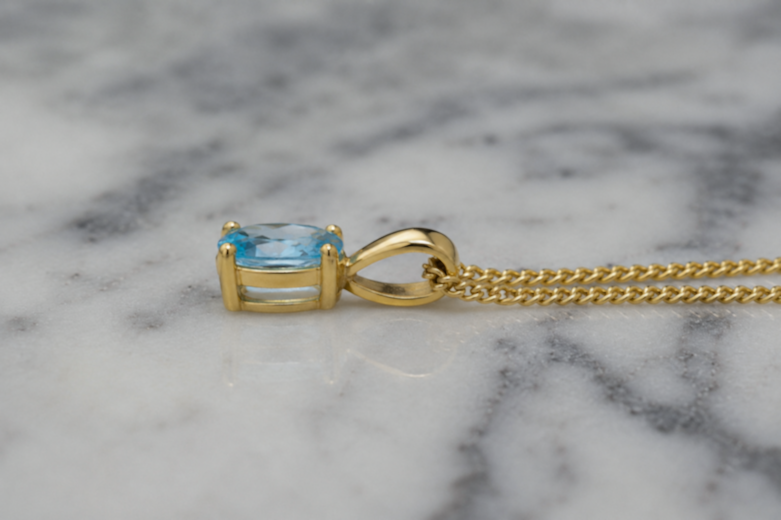 9ct Yellow Gold Swiss Blue Topaz Oval Pendant Necklace