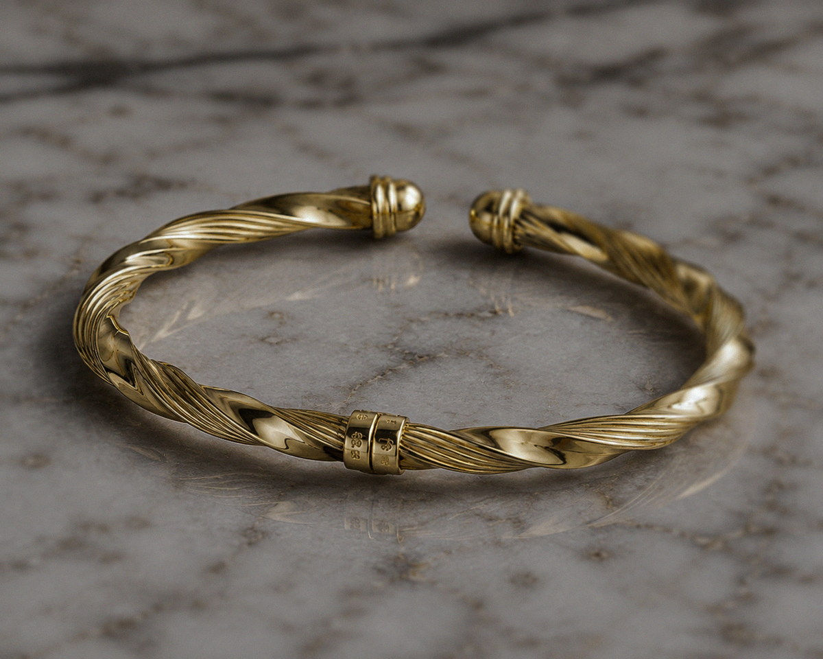 9ct Yellow Gold Sculpted Ribbed Twist Spring Bangle