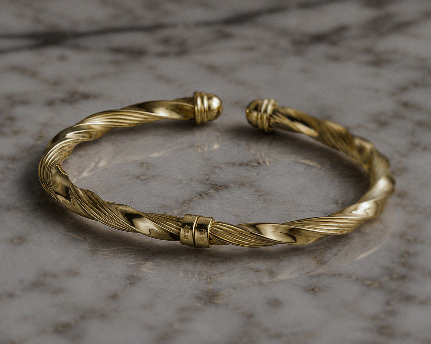 9ct Yellow Gold Sculpted Ribbed Twist Spring Bangle
