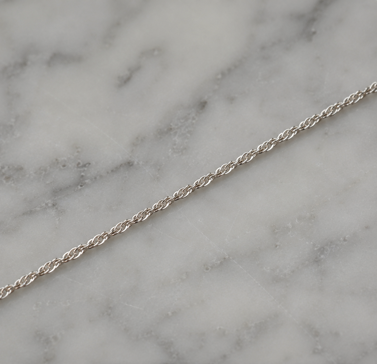 9ct White Gold Diamond-Cut Curb Chain 16"-20"
