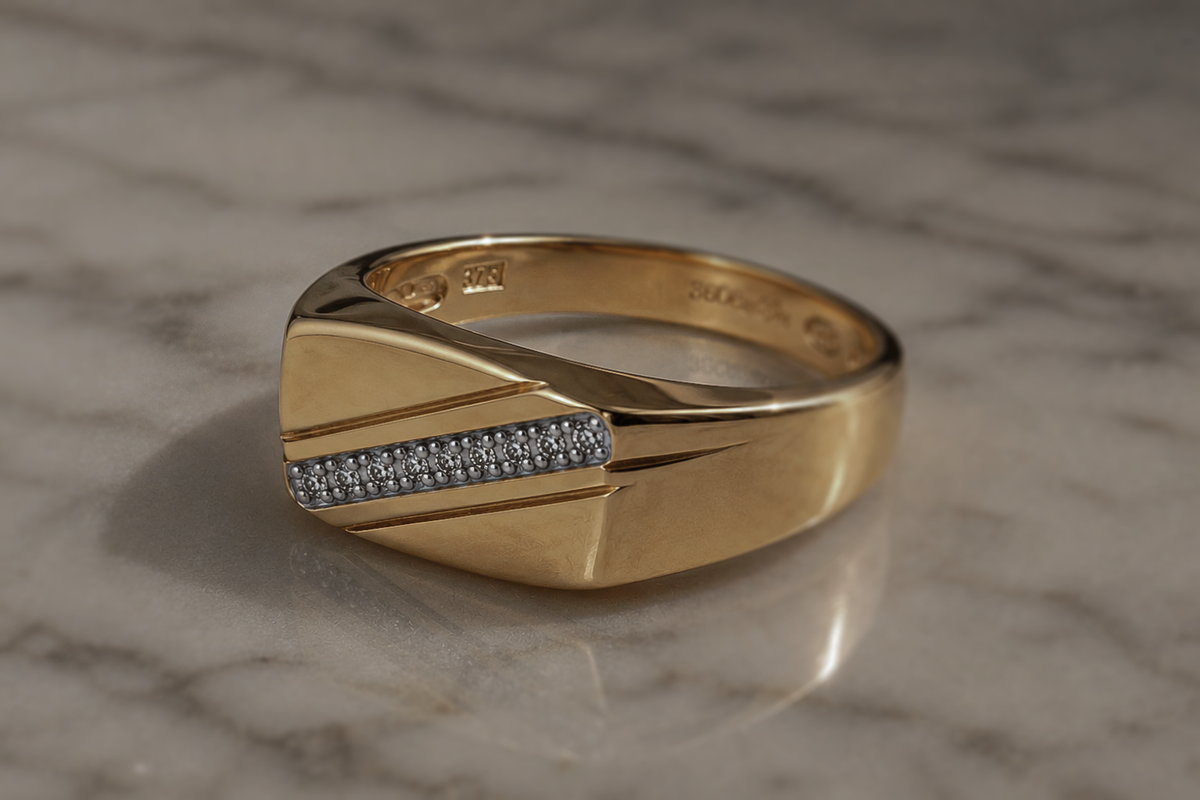 9ct Gold Diamond Accent Signet Ring – Contemporary Men’s Design