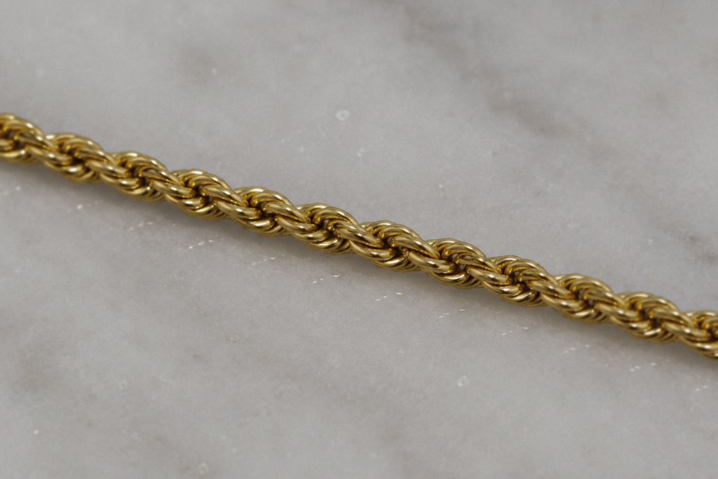 9ct Yellow Gold 2.2mm Hollow Rope Chain Necklace 16–22 Inch
