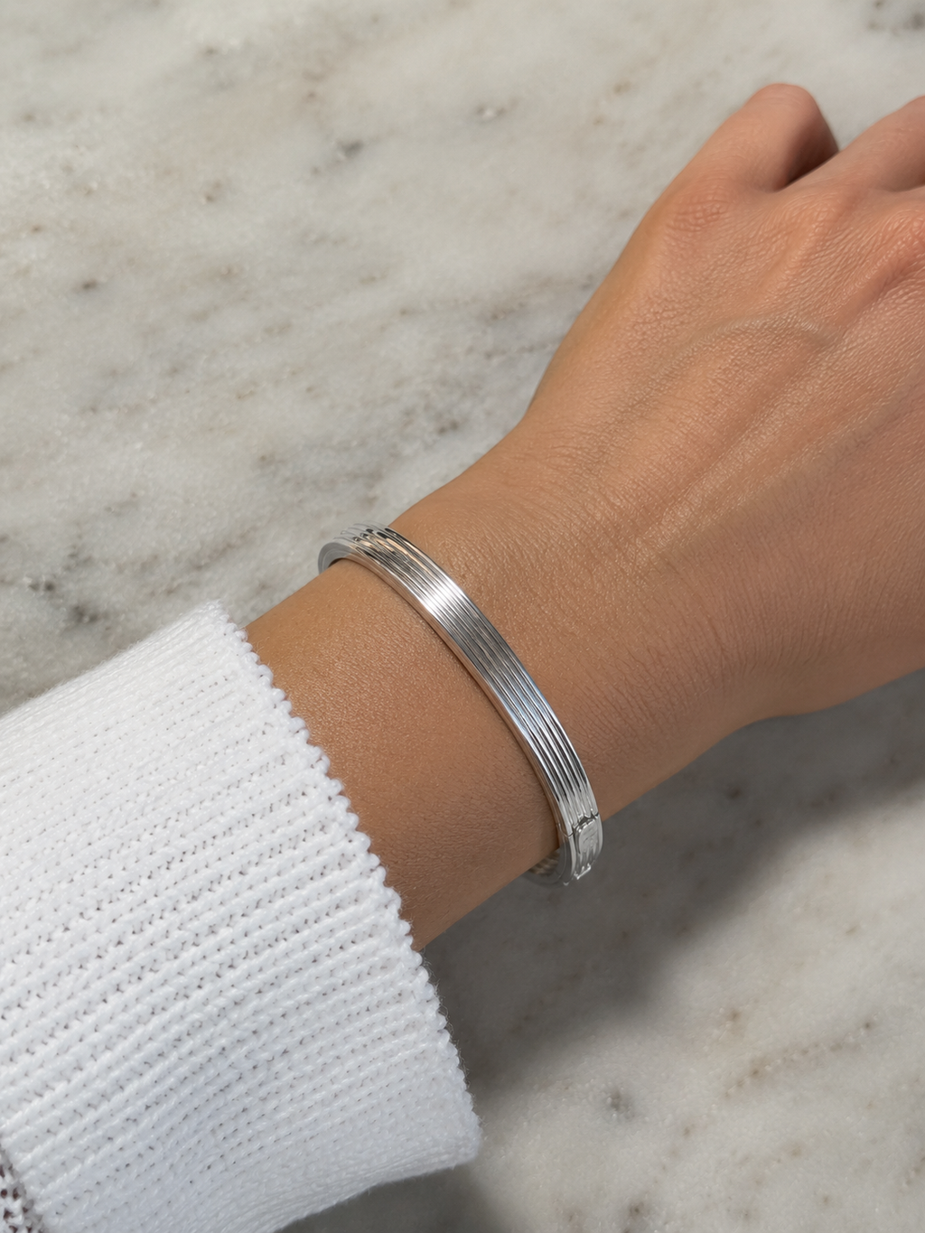 Sterling Silver Ridged Hinged Bangle