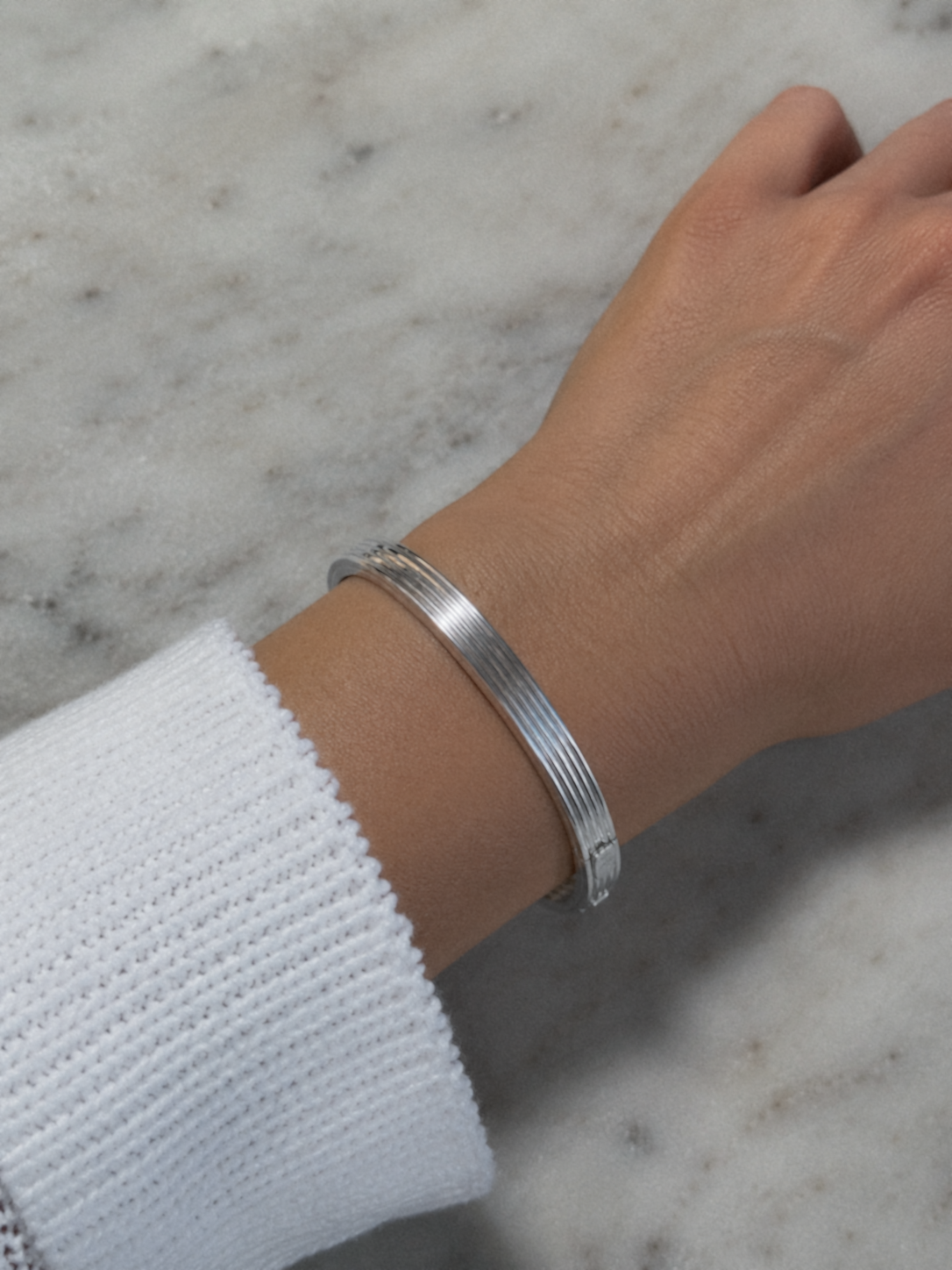 Sterling Silver Ridged Hinged Bangle