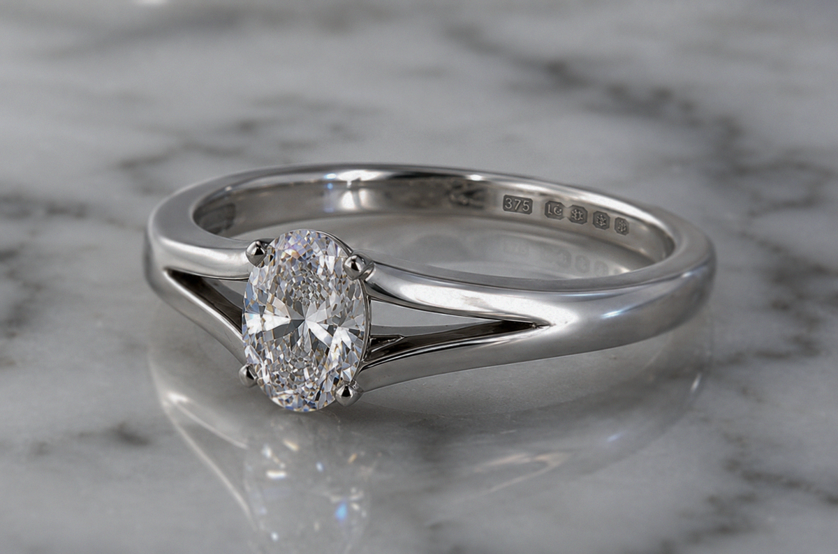 9ct White Gold Oval-Cut Split-Shoulder 0.31ct Diamond Engagement Ring