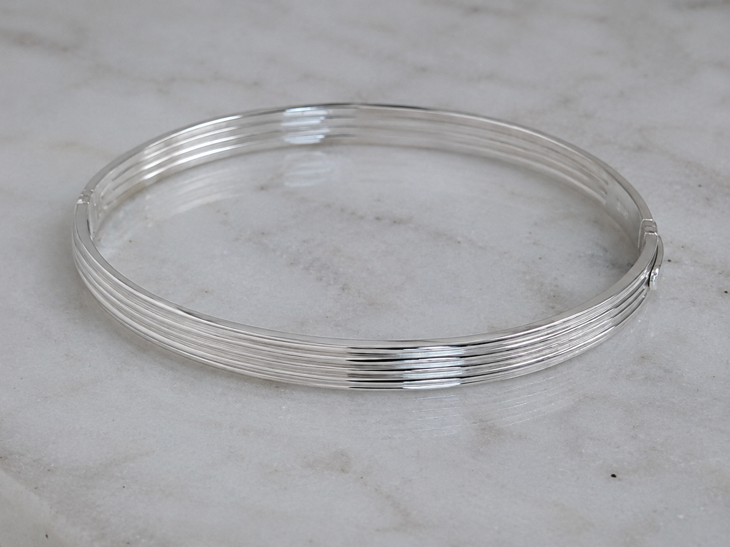 Sterling Silver Ridged Hinged Bangle