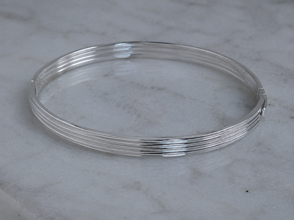 Sterling Silver Ridged Hinged Bangle