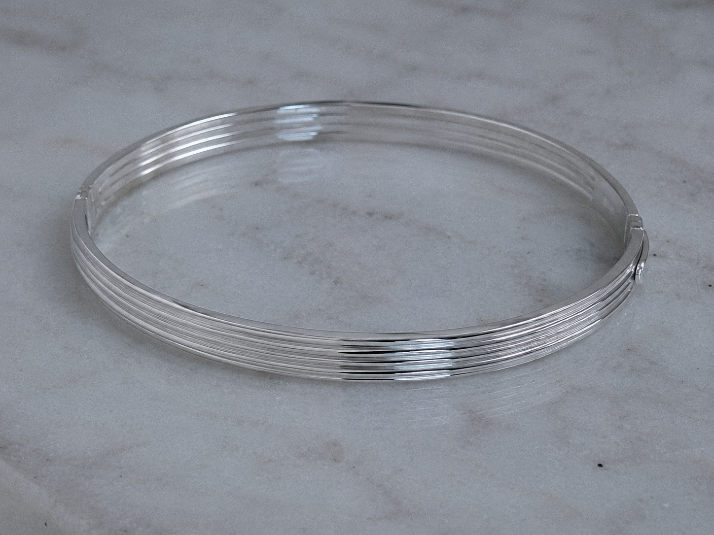 Sterling Silver Ridged Hinged Bangle