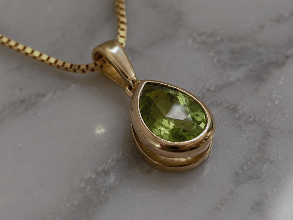 9ct Yellow Gold Peridot Teardrop Necklace – Natural August Birthstone