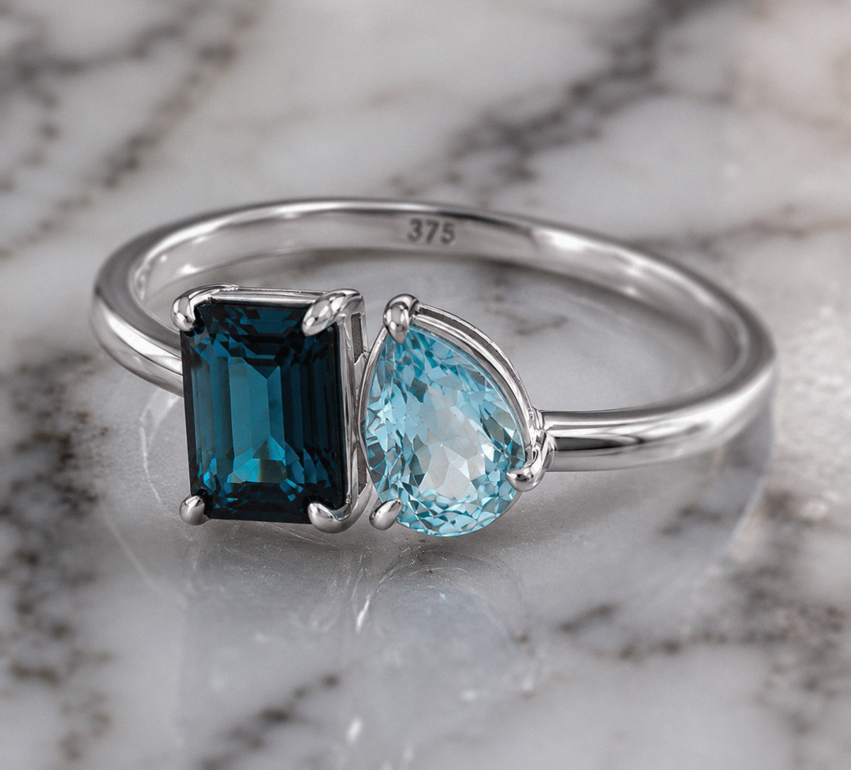Toi et Moi London & Sky Blue Topaz Ring in 9ct White Gold