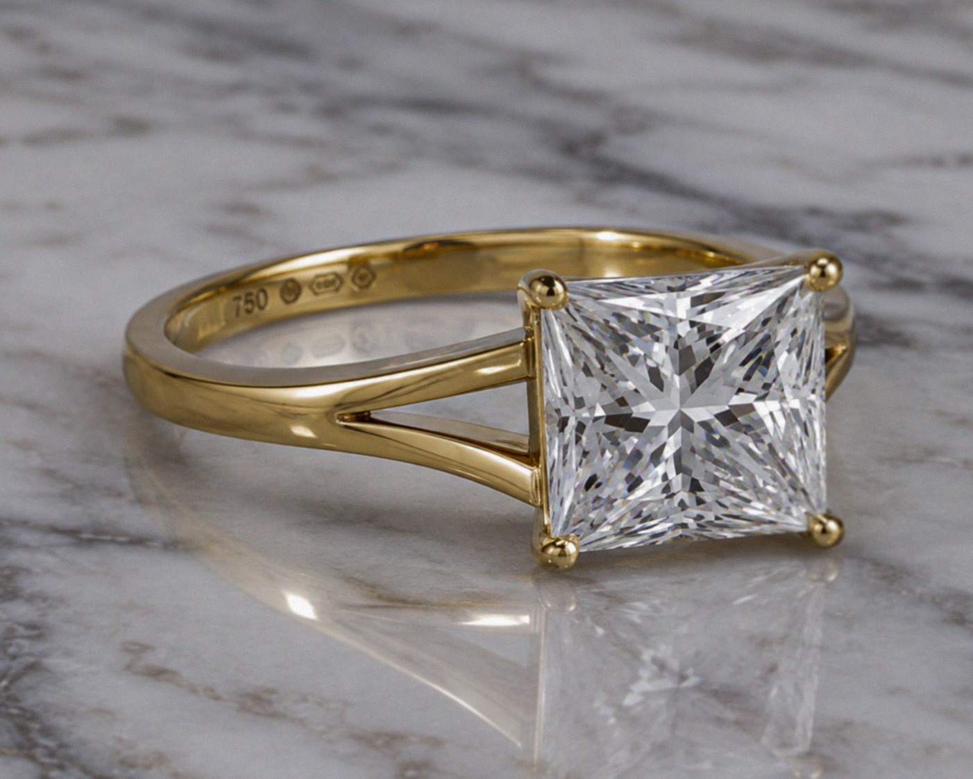 18ct Yellow Gold 3.02ct Princess Cut Diamond Solitaire Ring