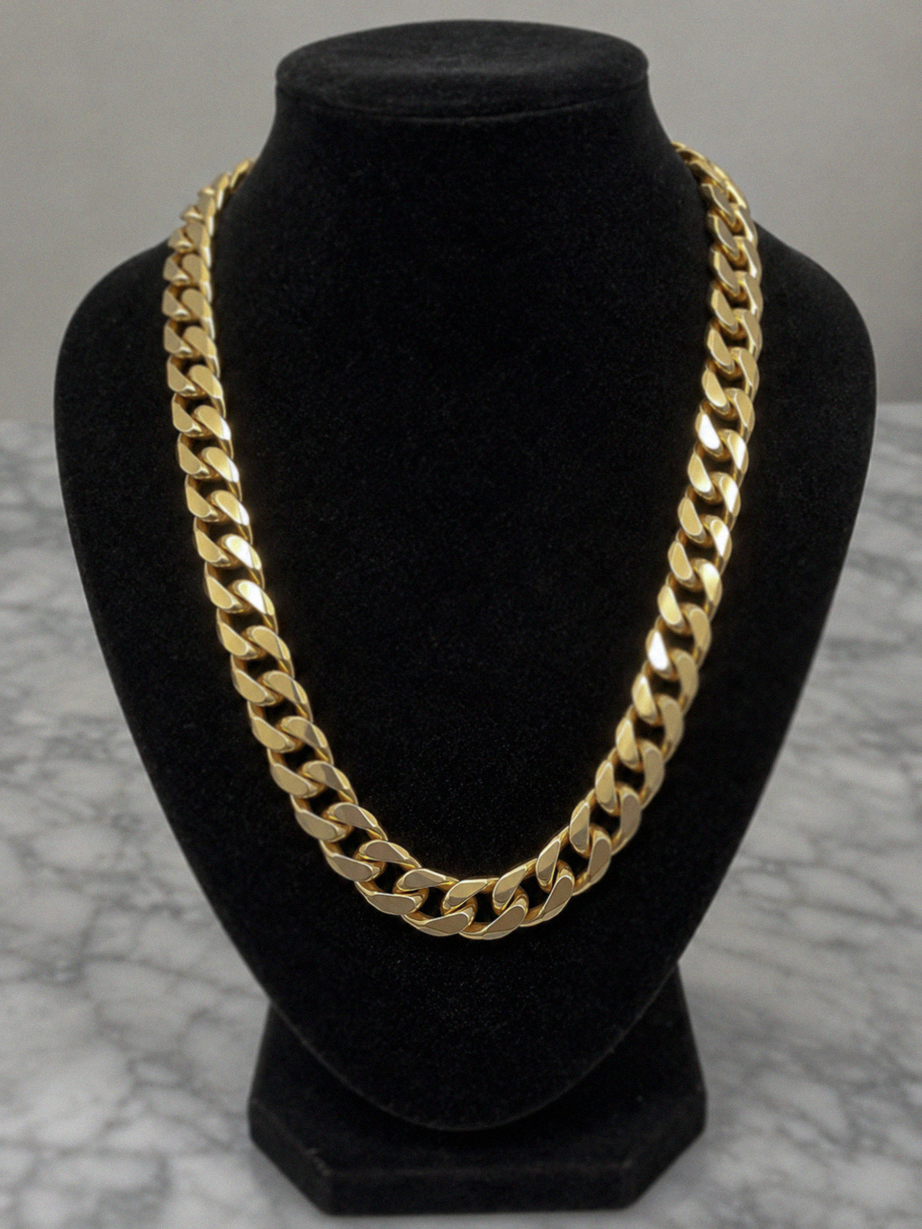 9ct Yellow Gold Heavy Flat curb (243g) 17mm Premium Statement Chain.