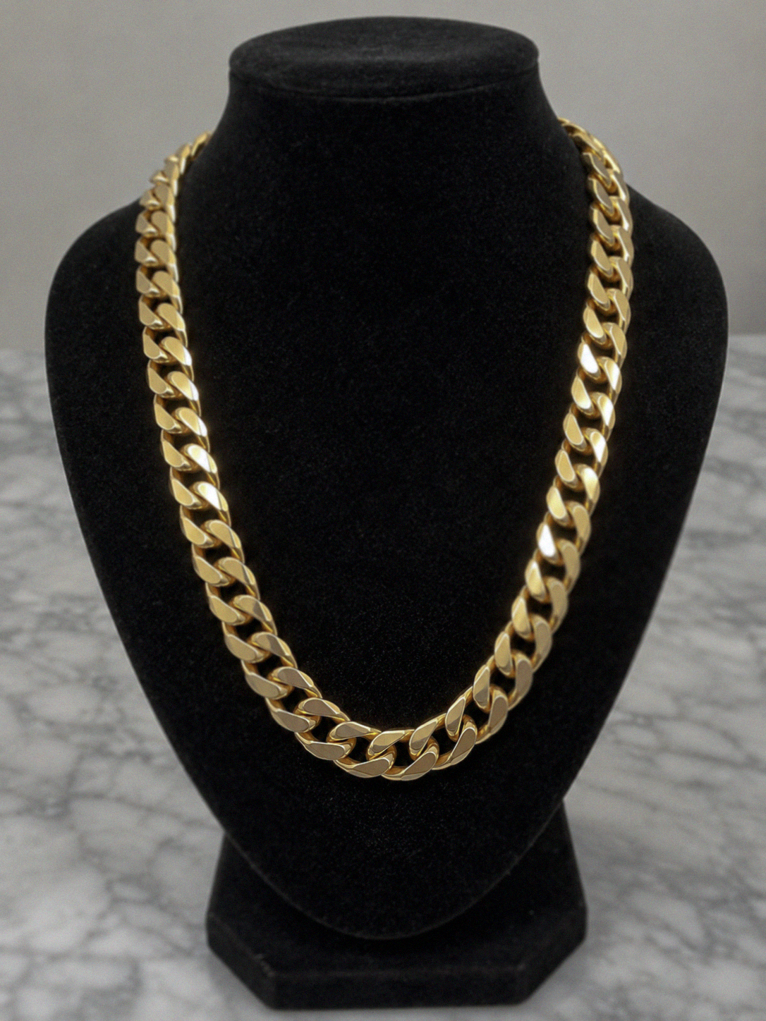 9ct Yellow Gold Heavy Flat curb (243g) 17mm Premium Statement Chain.