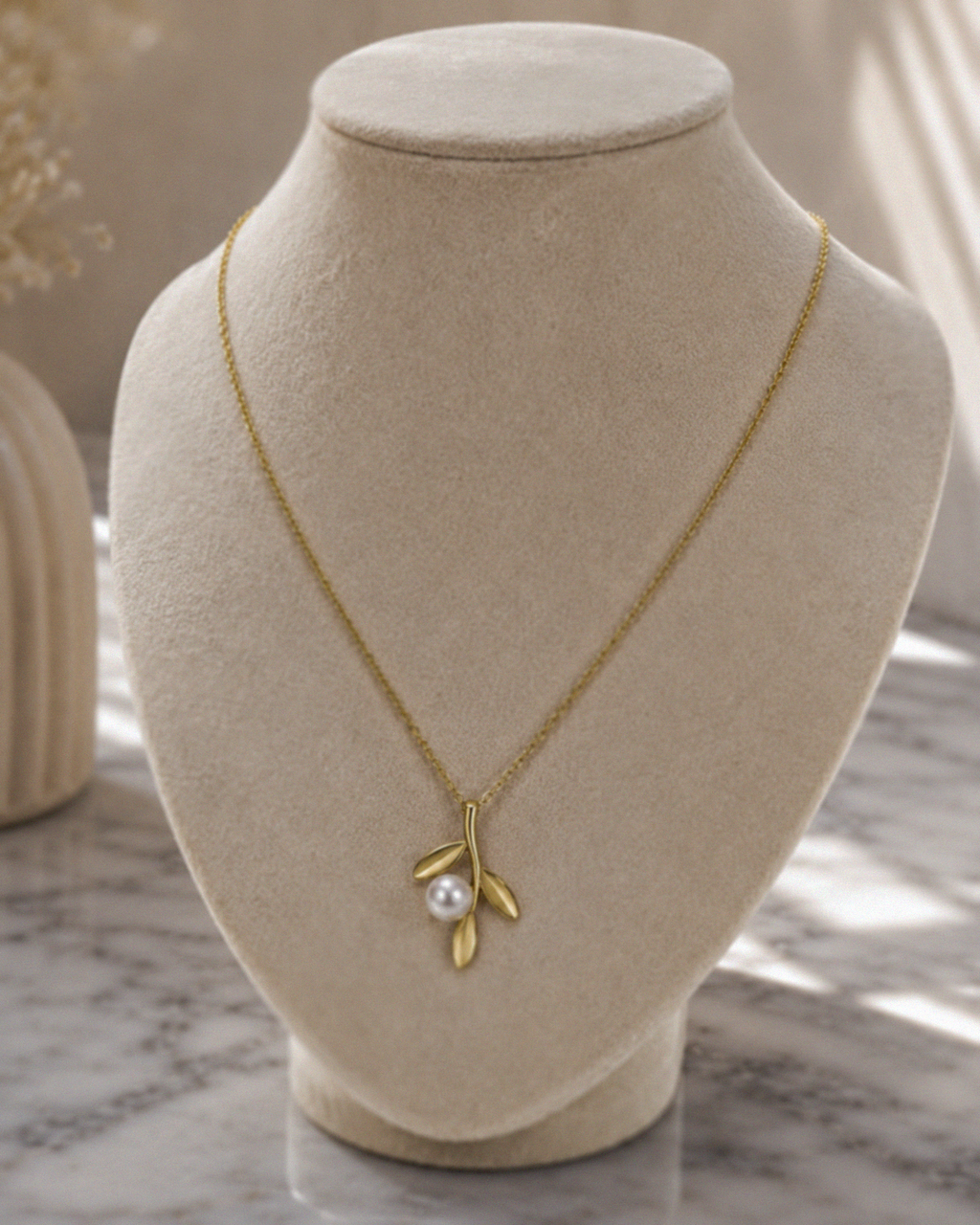 Willow Pearl Necklace in 9ct Gold