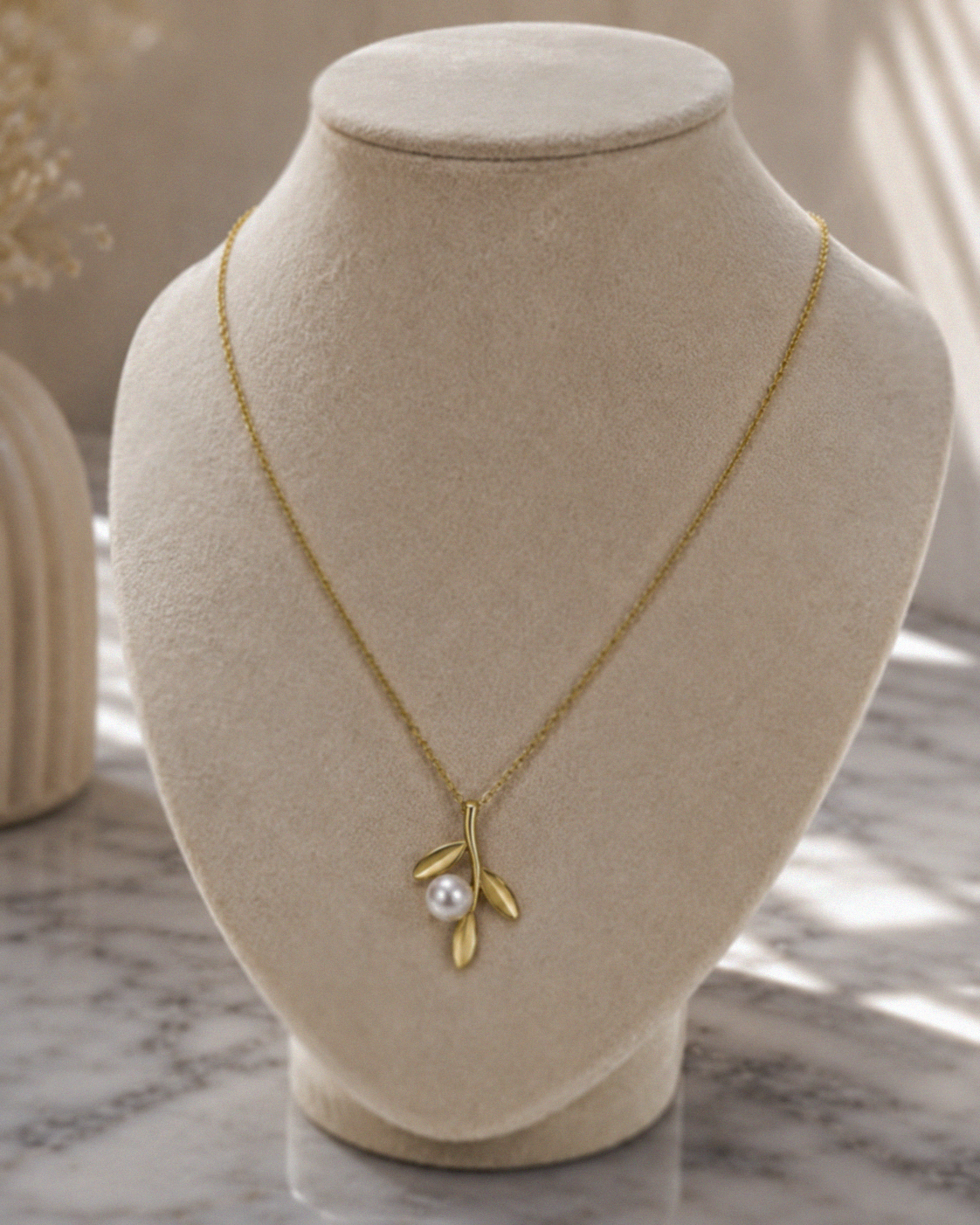 Willow Pearl Necklace in 9ct Gold