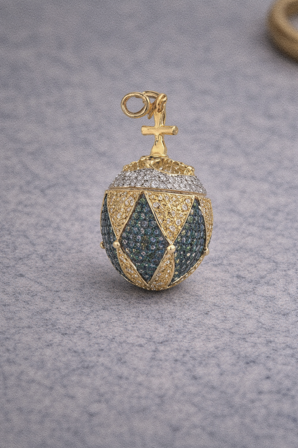 18ct White Gold 3ct diamond Fabergé Egg Charm Pendant.