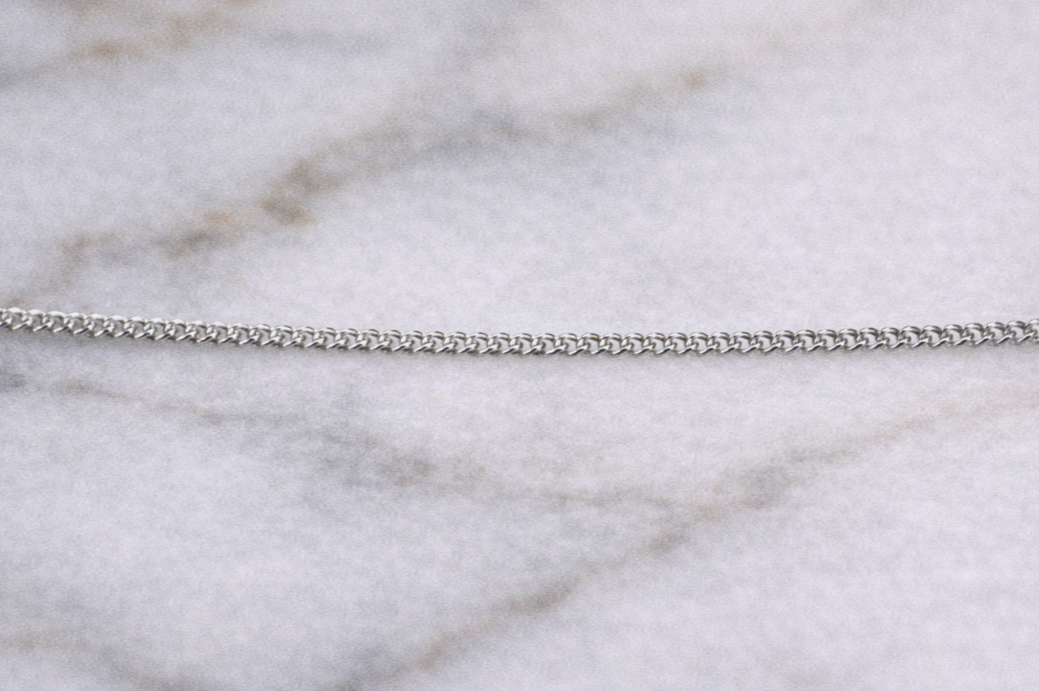 9ct White Gold 0.6mm Curb Chain - 46cm