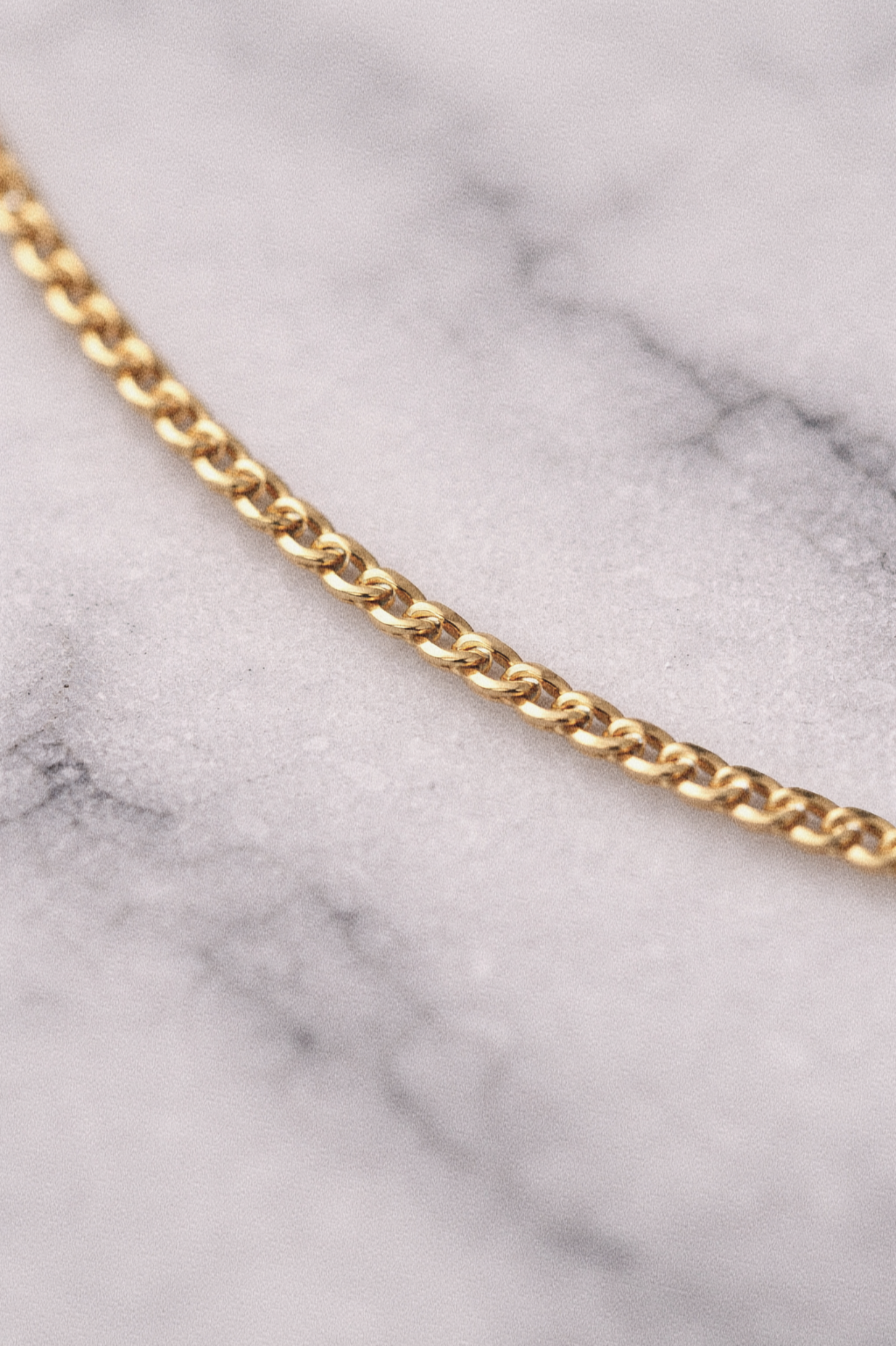 9ct Yellow Gold Diamond Cut Curb Chain (0.70mm)