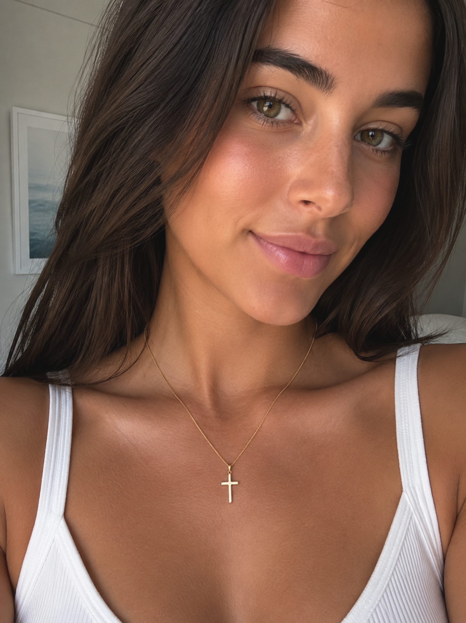 Medium Cross Pendant Necklace in 9ct Yellow Gold